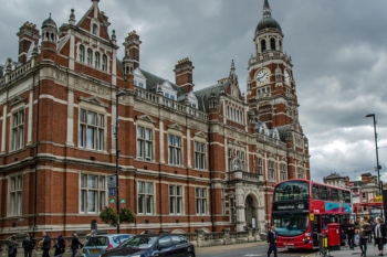 Croydon housing staff ballot for strike over job cuts image