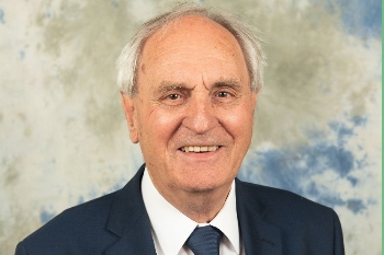 Devon County Council’s long-serving leader steps down image