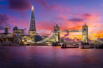 London leaders seek new deal with Khan image
