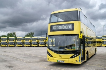 Manchester makes history with bus franchising image