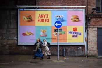 Mayors back Jamie Oliver’s call to ban junk-food advertising  image