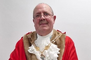 Staffordshire mayor dies after car crash image