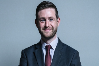 Suffolk talks devo with minister image